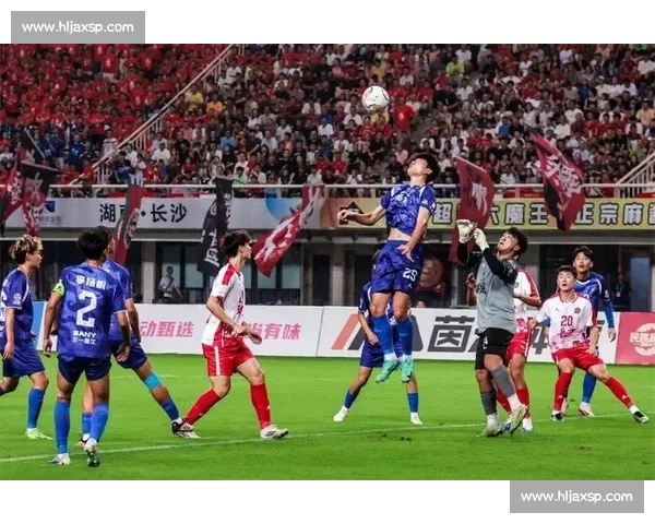 湘超开赛倒计时：贺龙绿茵整装待发 14 城燃情启幕